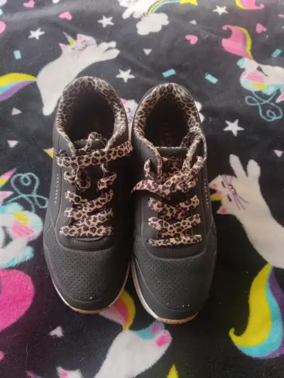 Zapatillas Skechers con diseño leopardo - miniatura 3