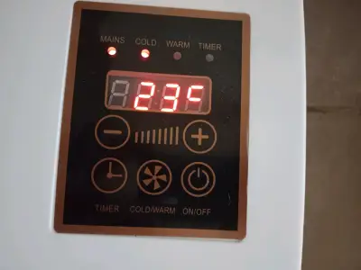 Calefactor/ventilador eléctrico mural con control - miniatura 2