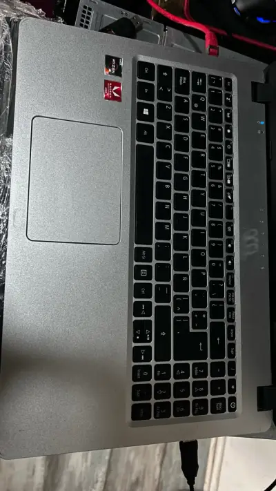 Notebook Acer seminuevo - miniatura 1