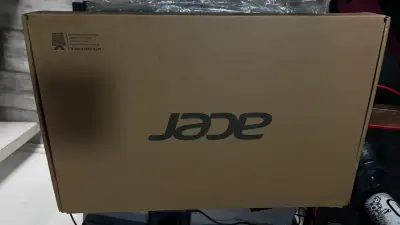 Notebook Acer seminuevo - miniatura 4