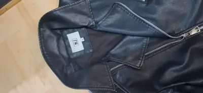 Chaqueta de cuero negra talla M - miniatura 3