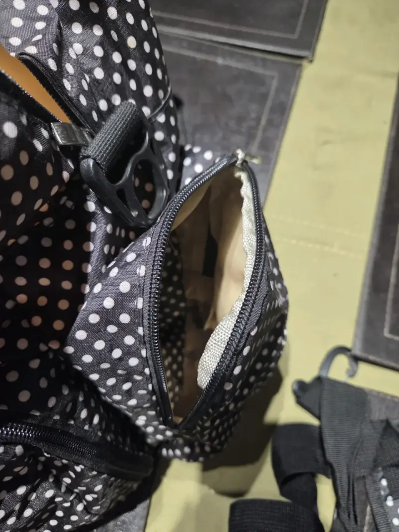 Mochila maternidad pañalera negra con lunares - 6