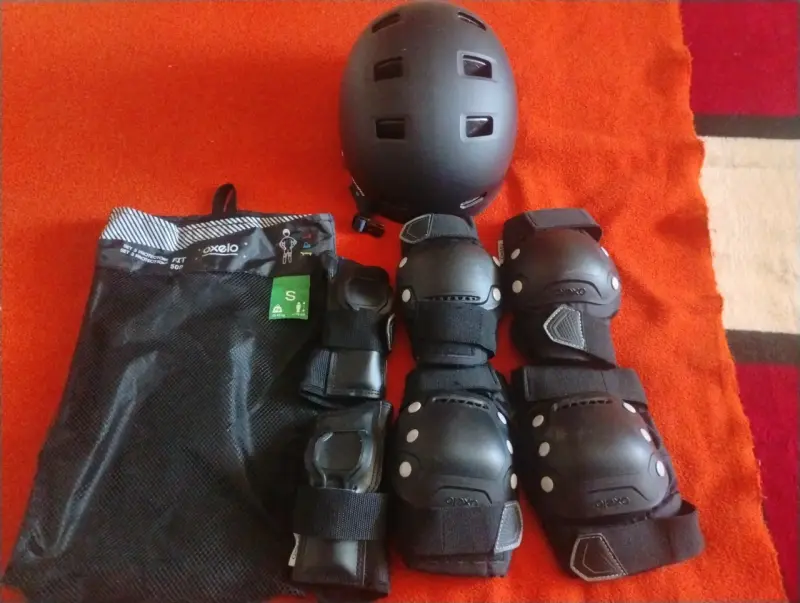 Set de protecciones para patinaje incluye casco - 2