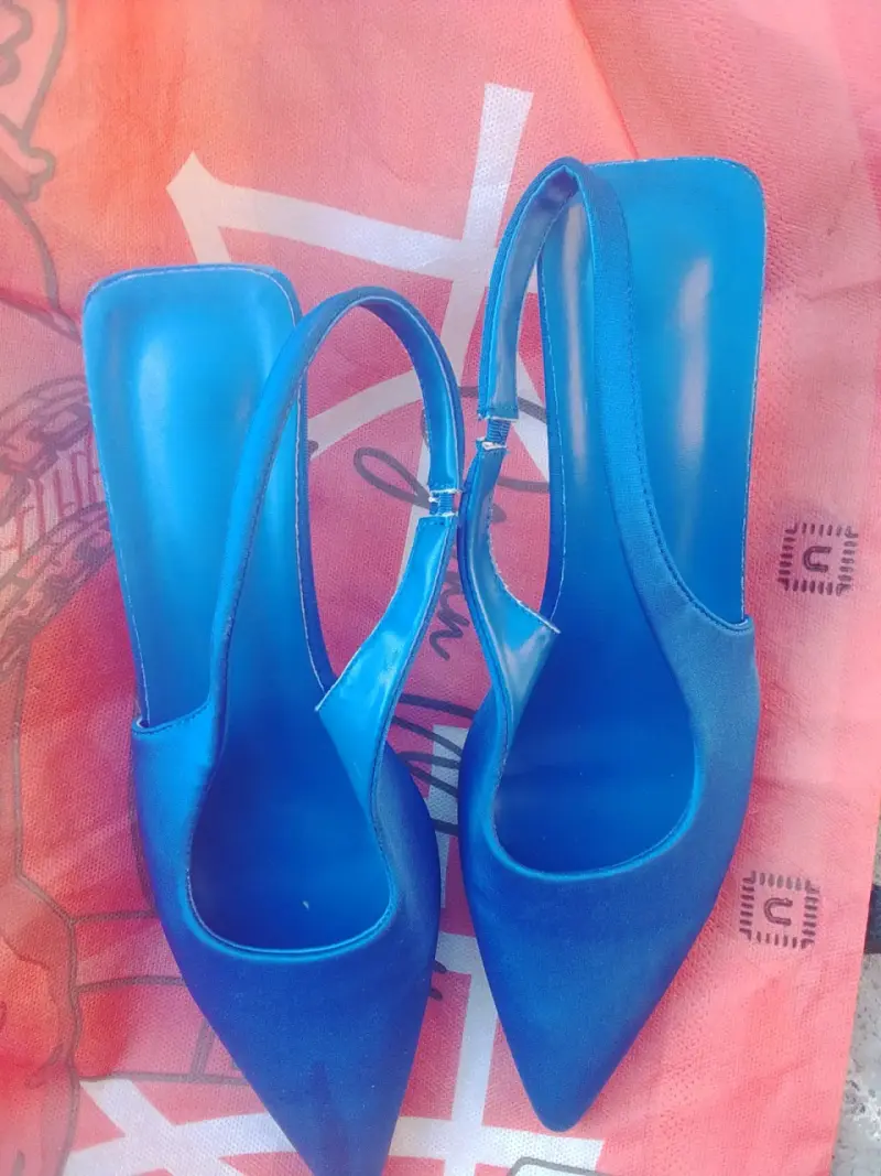 Tacones azul eléctrico elegantes - 1