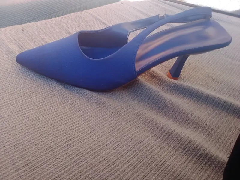 Tacones azul eléctrico elegantes - 2