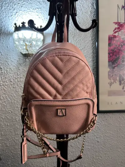 Mochila pequeña rosada - miniatura 2