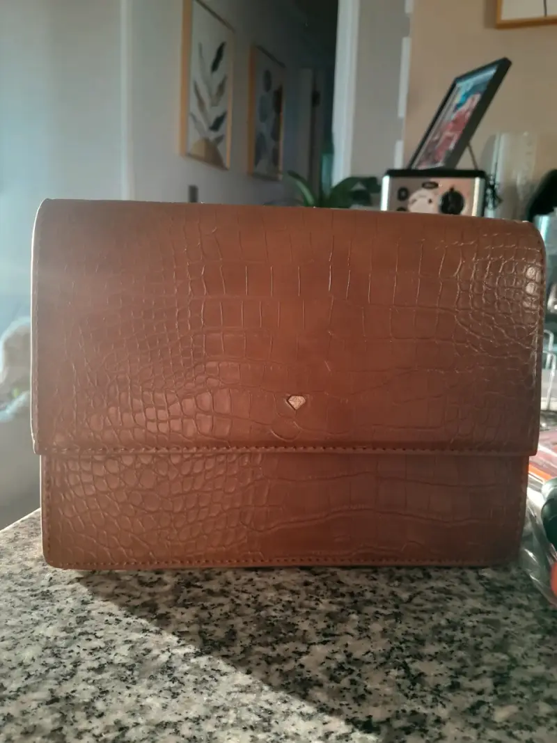 Cartera marrón tipo cocodrilo - 3