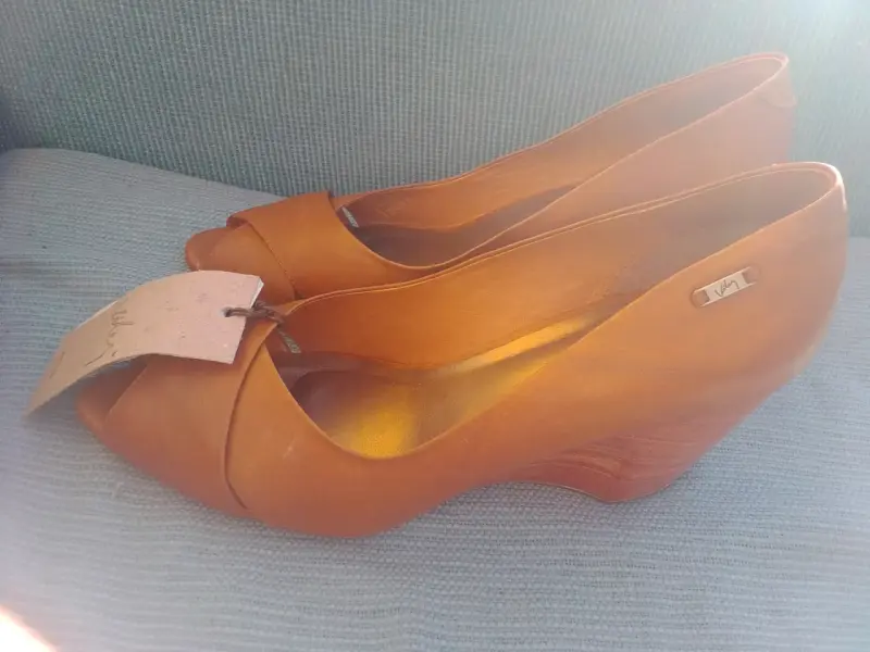 Zapatos peep toe marrones nuevos - 2