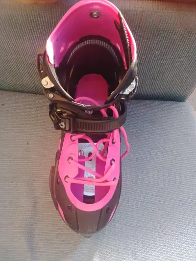 Patines en línea rosa y negro - miniatura 2