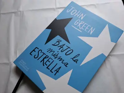 Libro 'Bajo la misma estrella' - miniatura 2