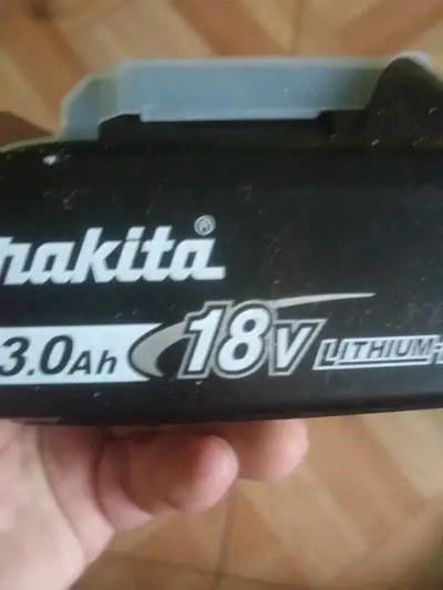 Batería Makita 18V 3.0Ah - miniatura 1