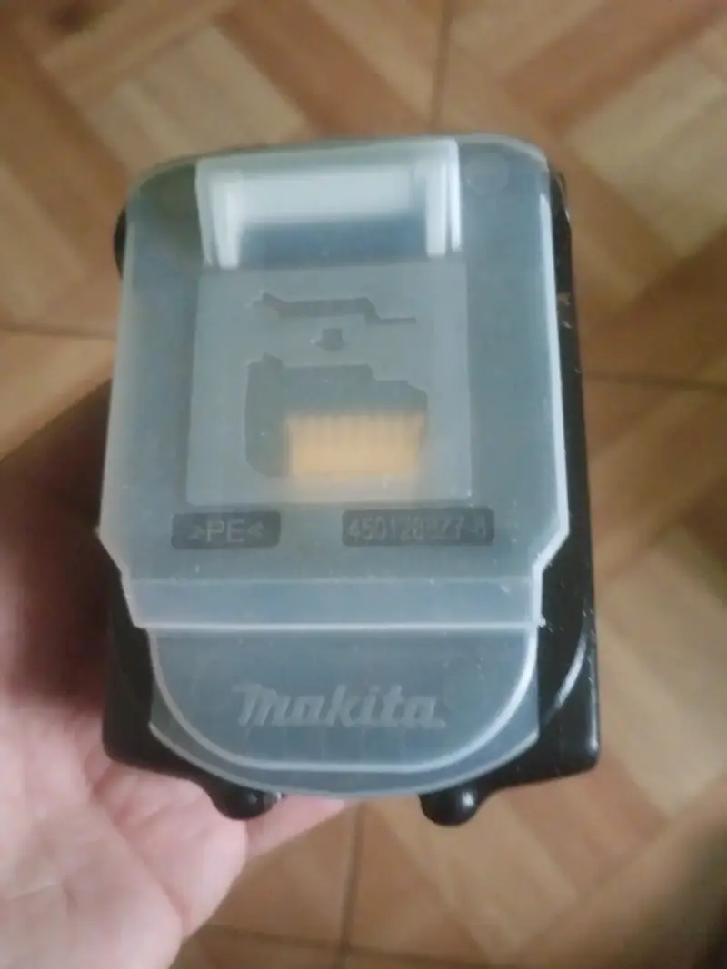 Batería Makita 18V 3.0Ah - 2