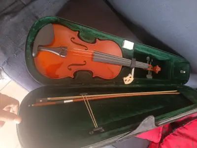 Violín con estuche incluido - miniatura 1