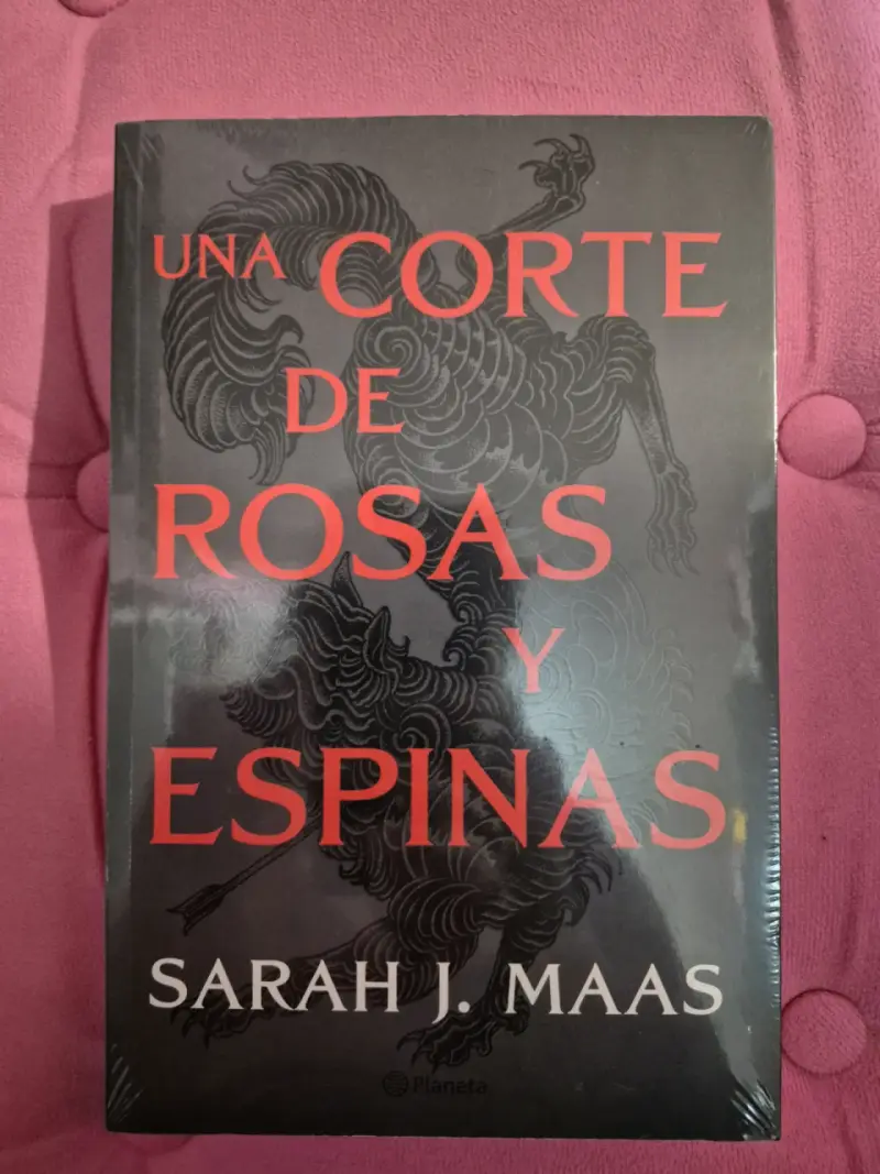 Libro 'Una Corte de Rosas y Espinas'