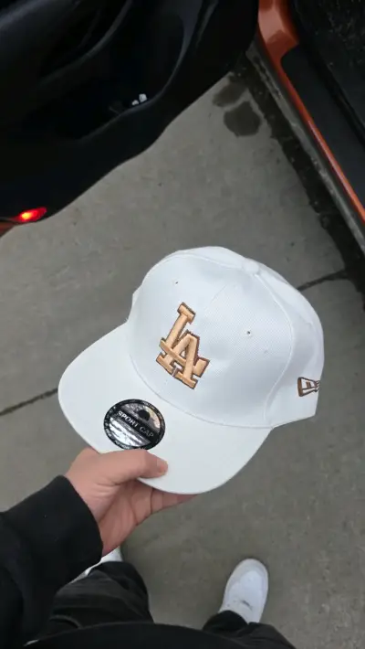 Gorra blanca LA bordada - miniatura 1