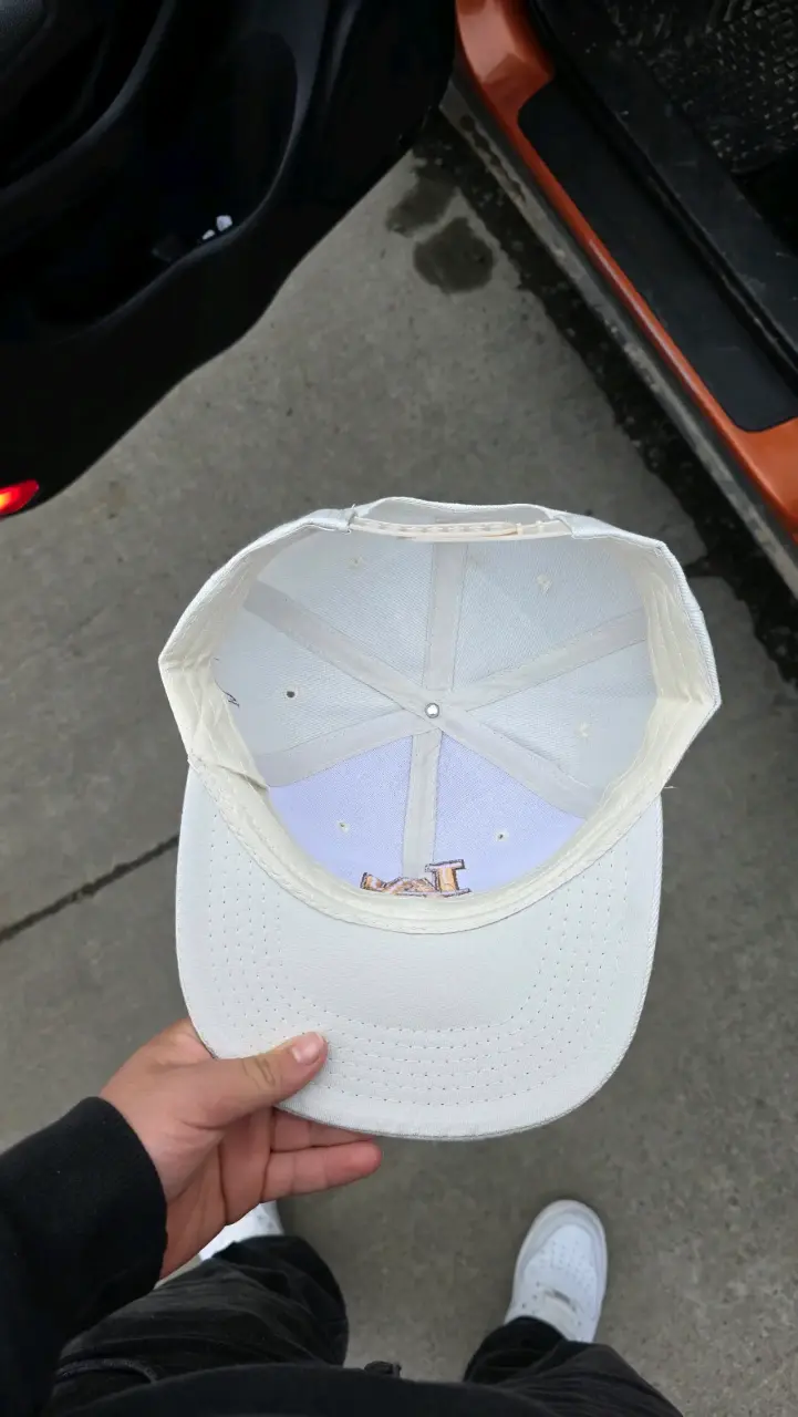Gorra blanca LA bordada - 3