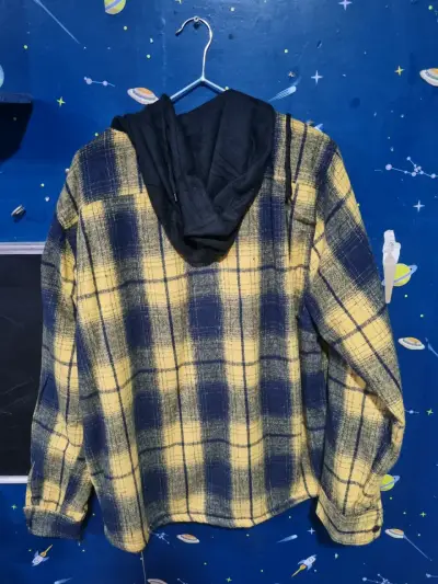 Camisa a cuadros amarilla y azul - miniatura 2