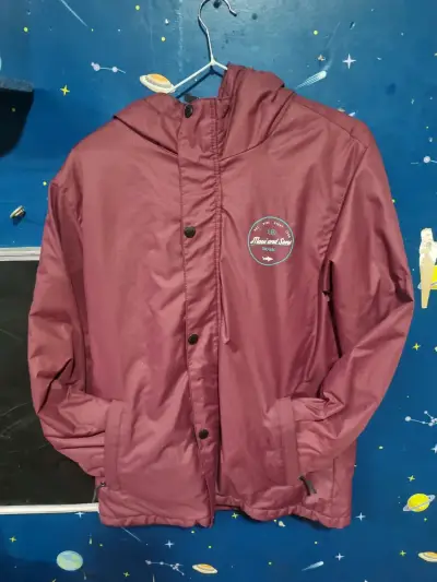 Parka burdeos con capucha - miniatura 1