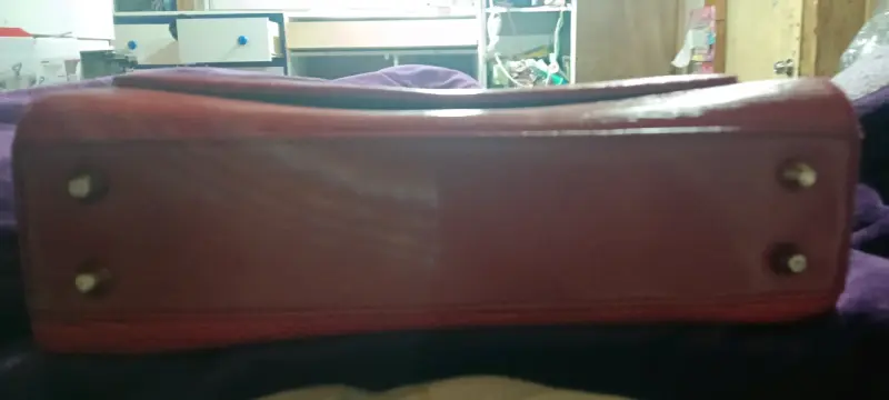 Cartera de cuero roja elegante LV - 2