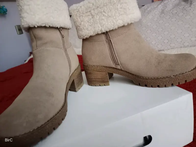 Botas beige con forro suave - 2