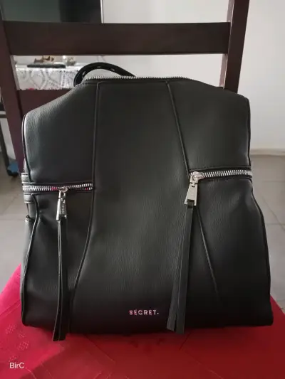 Mochila negra Secret - miniatura 1