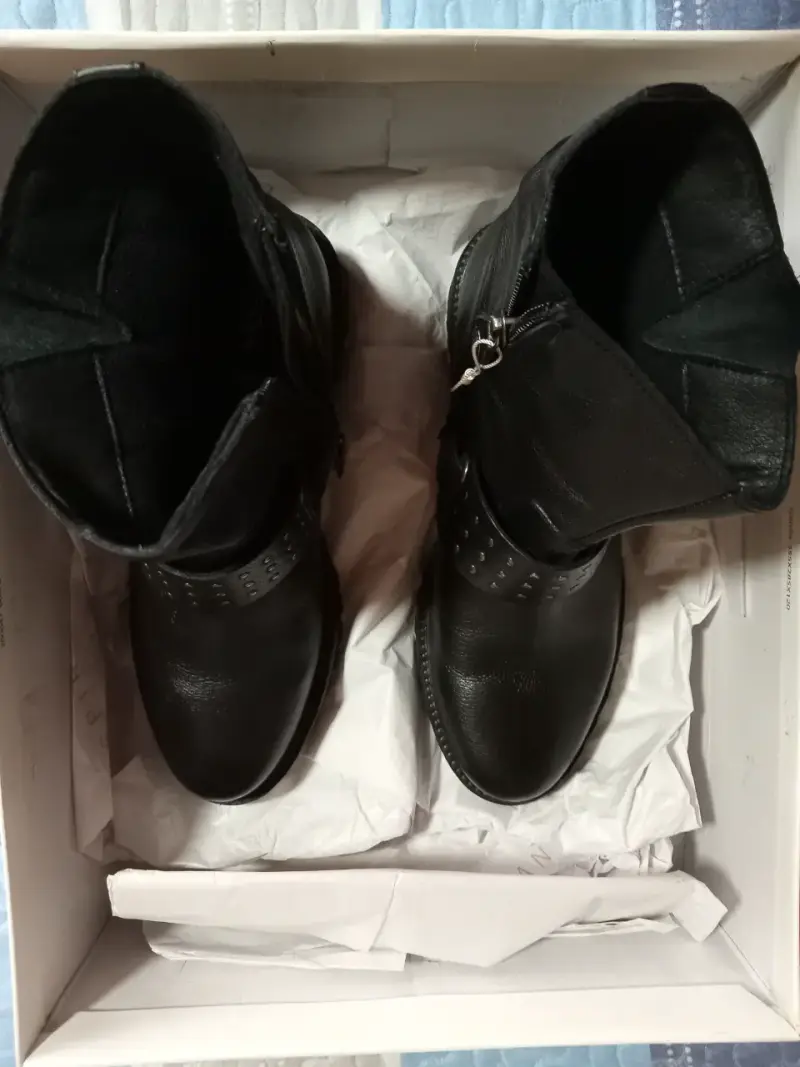 Botas de cuero negro tachas Geox Talla 38 - 3