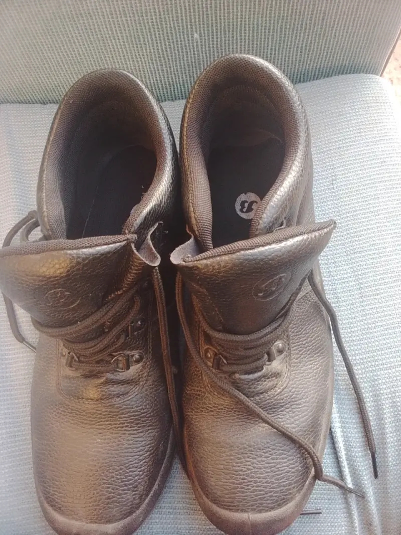 Bototos de cuero negro usados - 1
