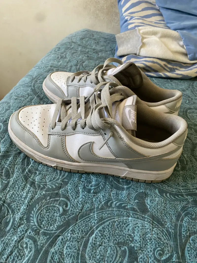 Zapatillas Nike dunk blancas y grises - 5