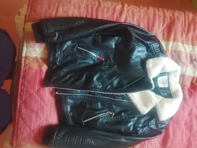 Chaqueta cuero negra con borrego - miniatura 1
