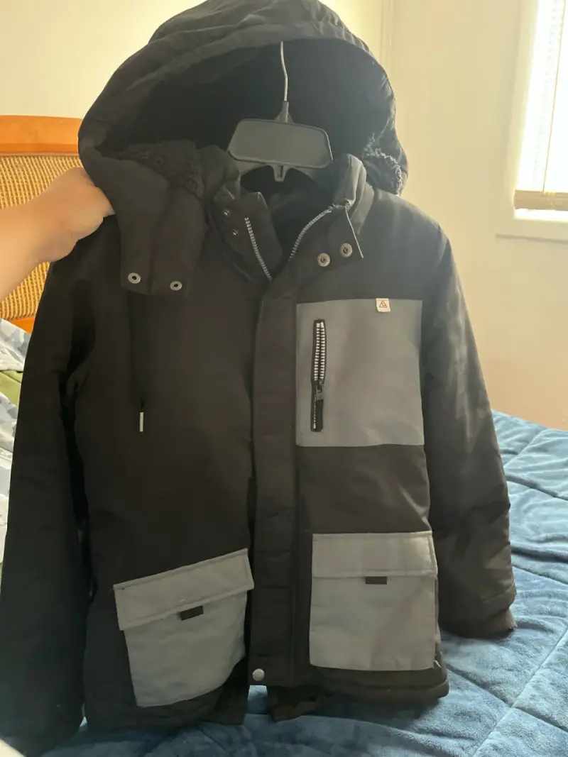 Chaqueta negra con capucha talla 14 - 1