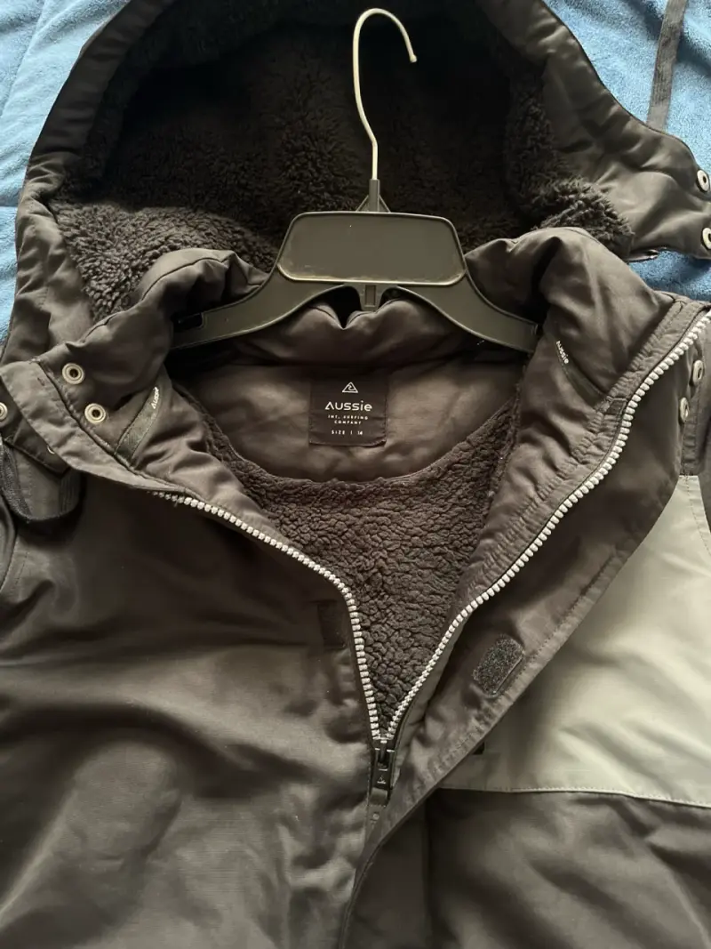 Chaqueta negra con capucha talla 14 - 2