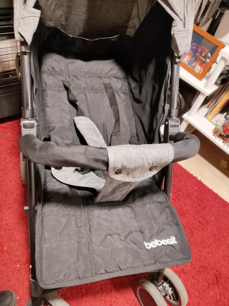 Coche de bebé plegable gris Bebesit - 4