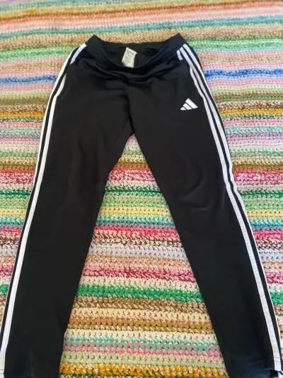 Pantalones deportivos Adidas Talla M - miniatura 1