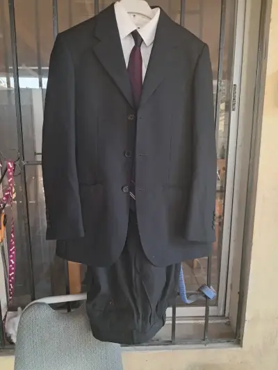 Traje formal negro con camisa - miniatura 3