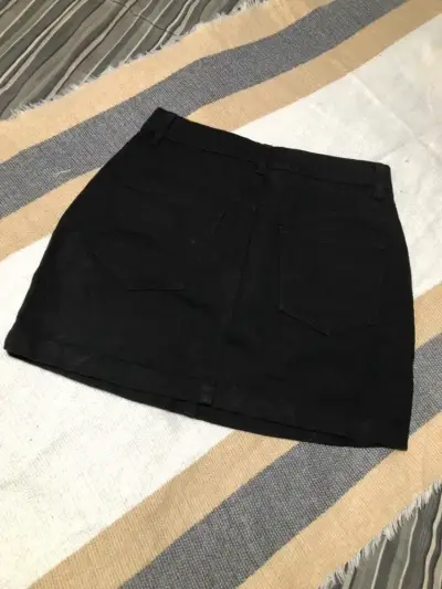Falda negra casual - miniatura 2