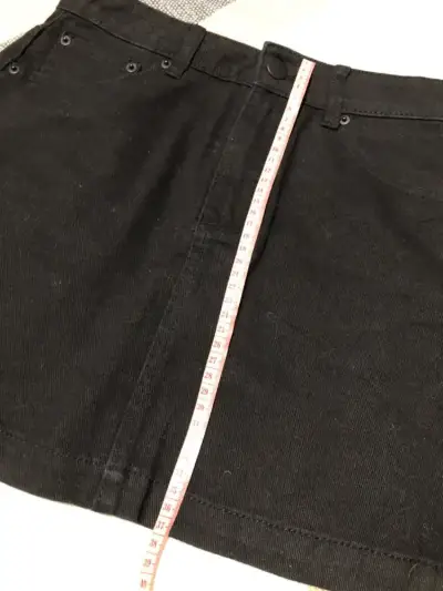 Falda negra casual - miniatura 4