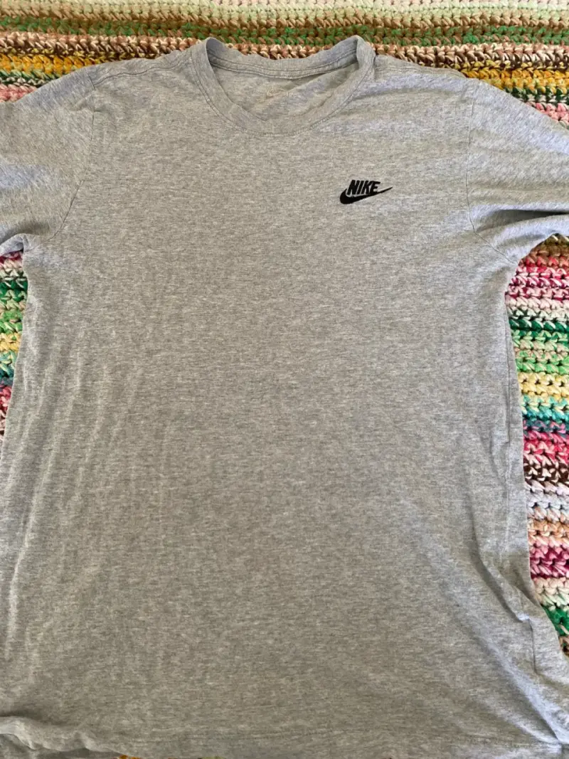 Polera gris Nike - 3