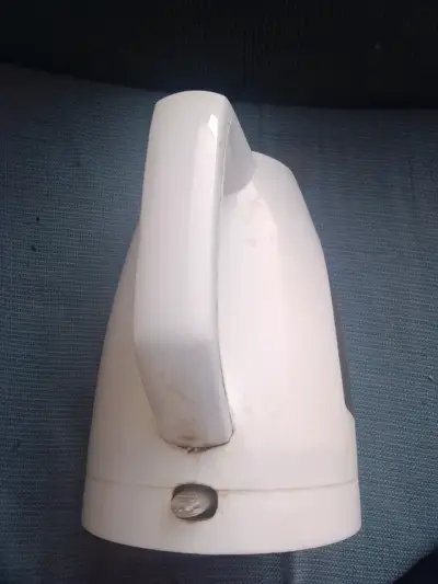 Hervidor eléctrico blanco - miniatura 2