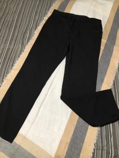 Pantalones negros clásicos - miniatura 1