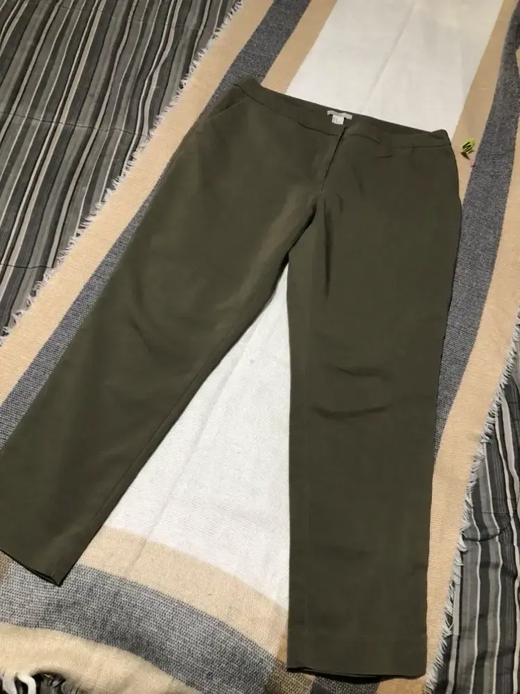 Pantalón verde oliva para mujer - 1