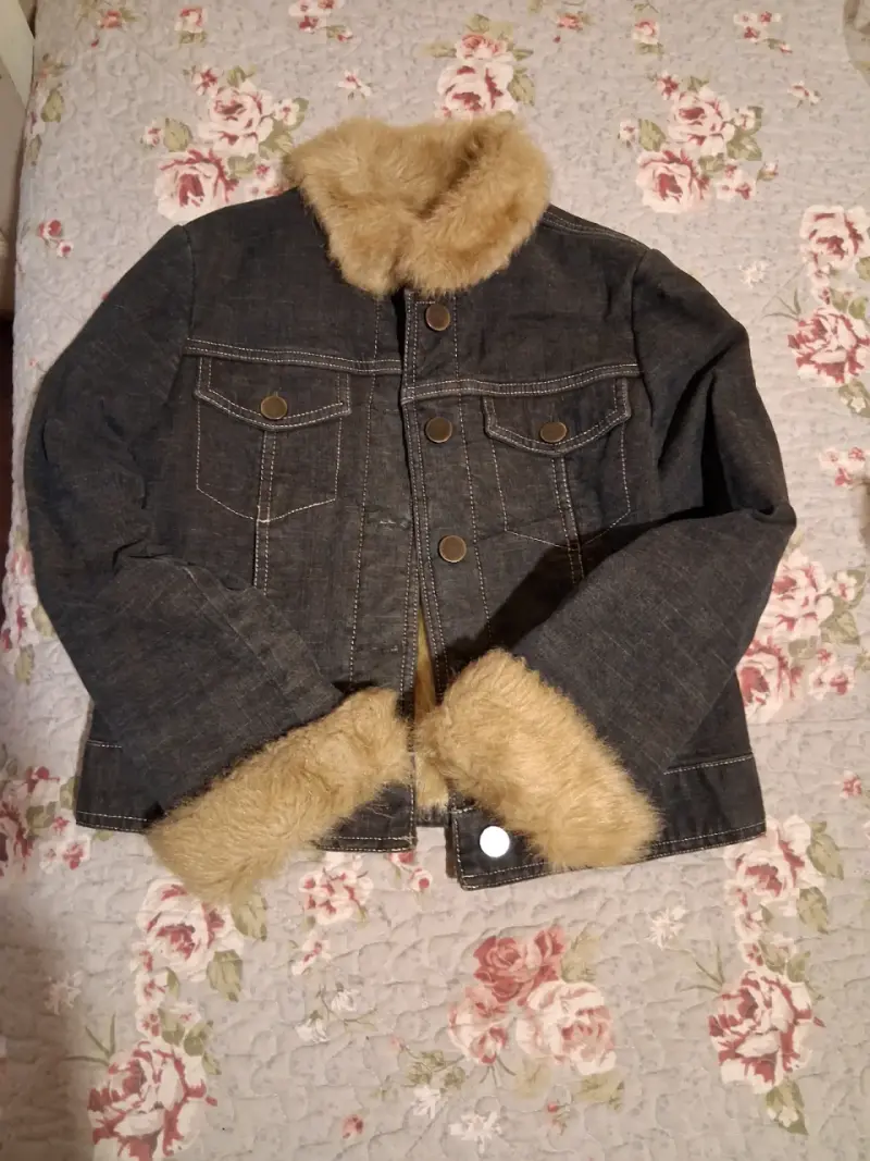 Chaqueta vaquera con forro beige