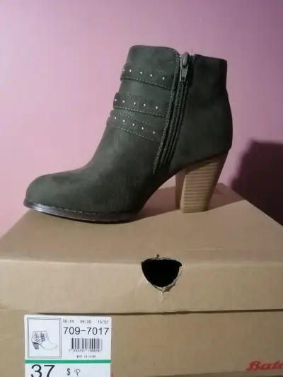 Botines verdes con hebillas metálicas - miniatura 2