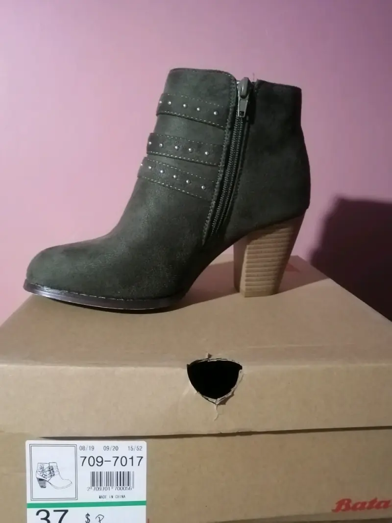 Botines verdes con hebillas metálicas - 3