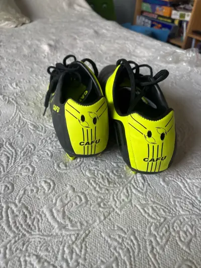 Zapatillas de fútbol negro y amarillo CAFU - miniatura 2