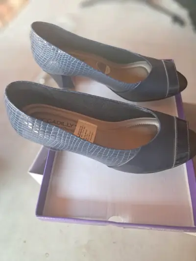 Zapatos de Tacón Azul Tipo Cocodrilo - miniatura 2