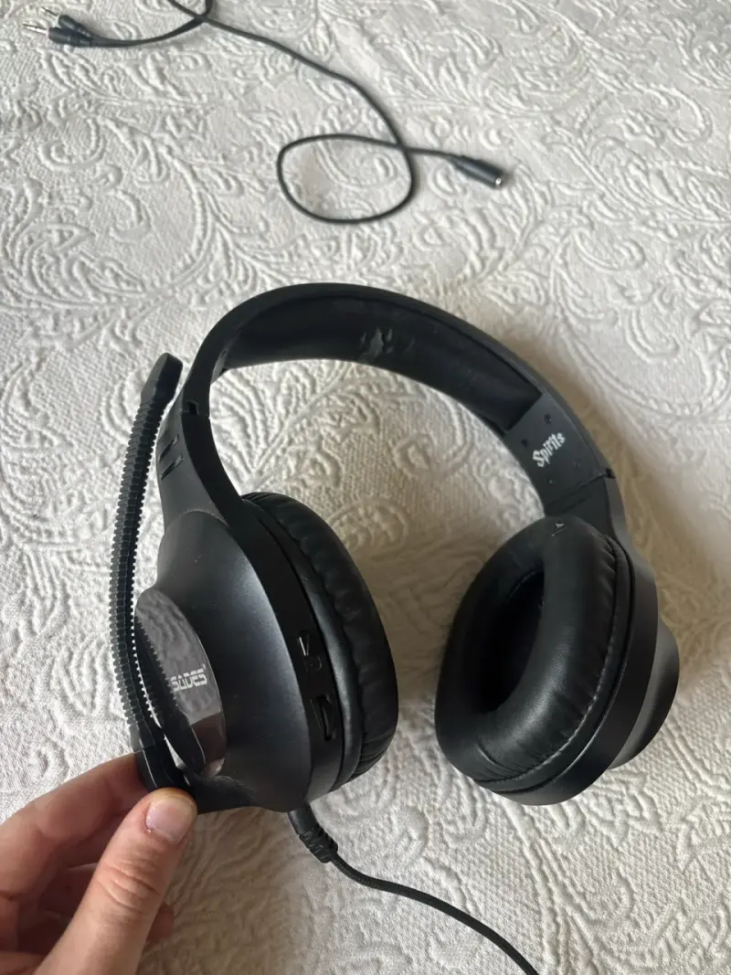 Audífonos con micrófono negros SADES - 1