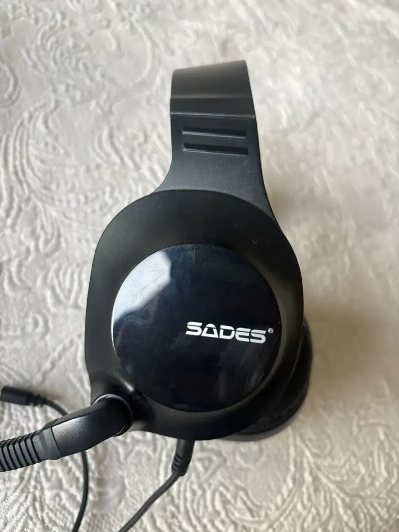 Audífonos con micrófono negros SADES - 3