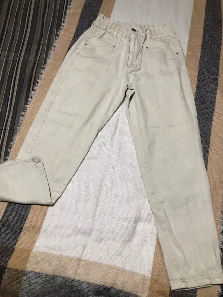Pantalones blancos de tiro alto - 1