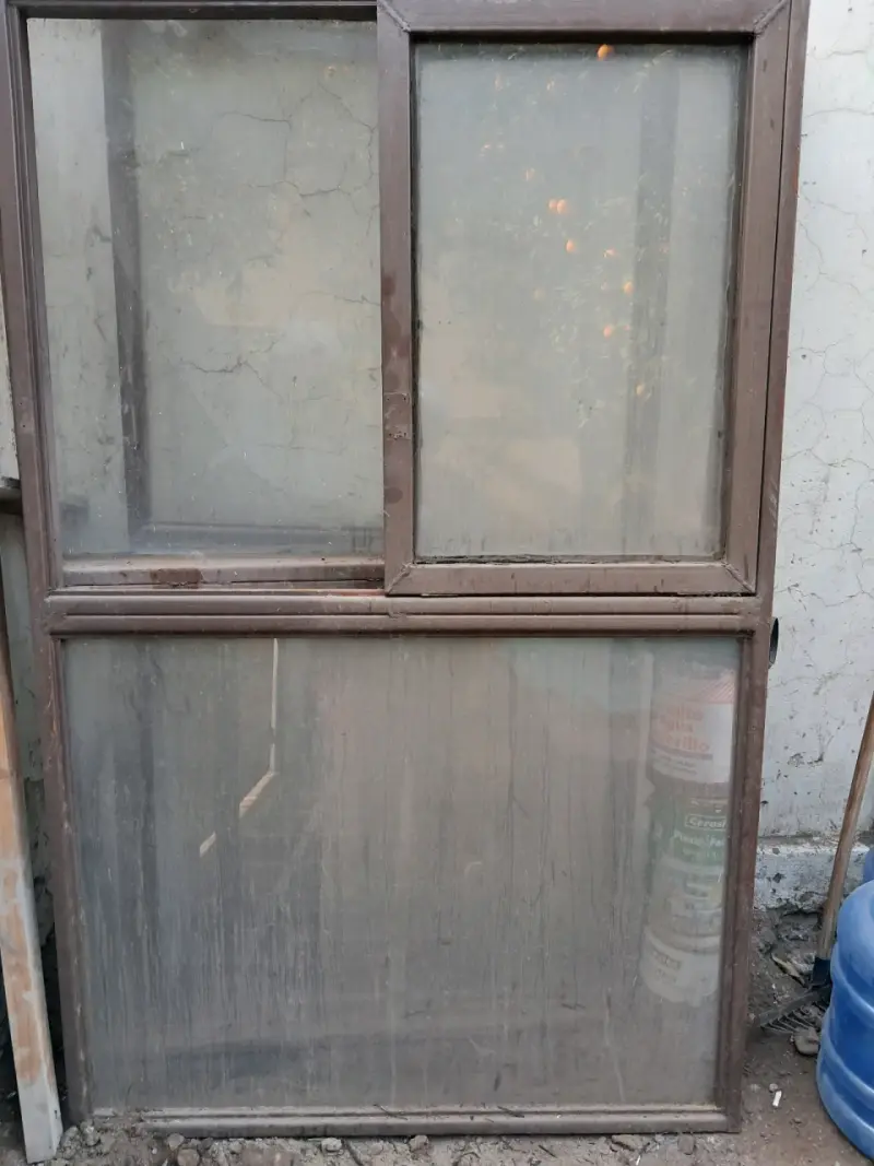 4 Ventana corredera con marco metálico - 2