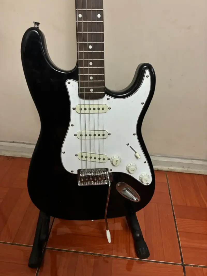 Guitarra Eléctrica Mercury - 2